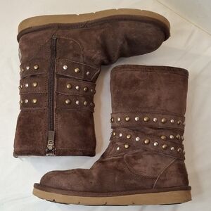UGG Brown Studded/Belted  Winter Boots. Great Fashion Look. Barely Worn. S/N3329